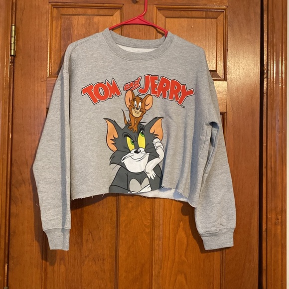 Tom & Jerry Grey Cropped Sweatshirt & Shorts Set - Picture 2 of 7